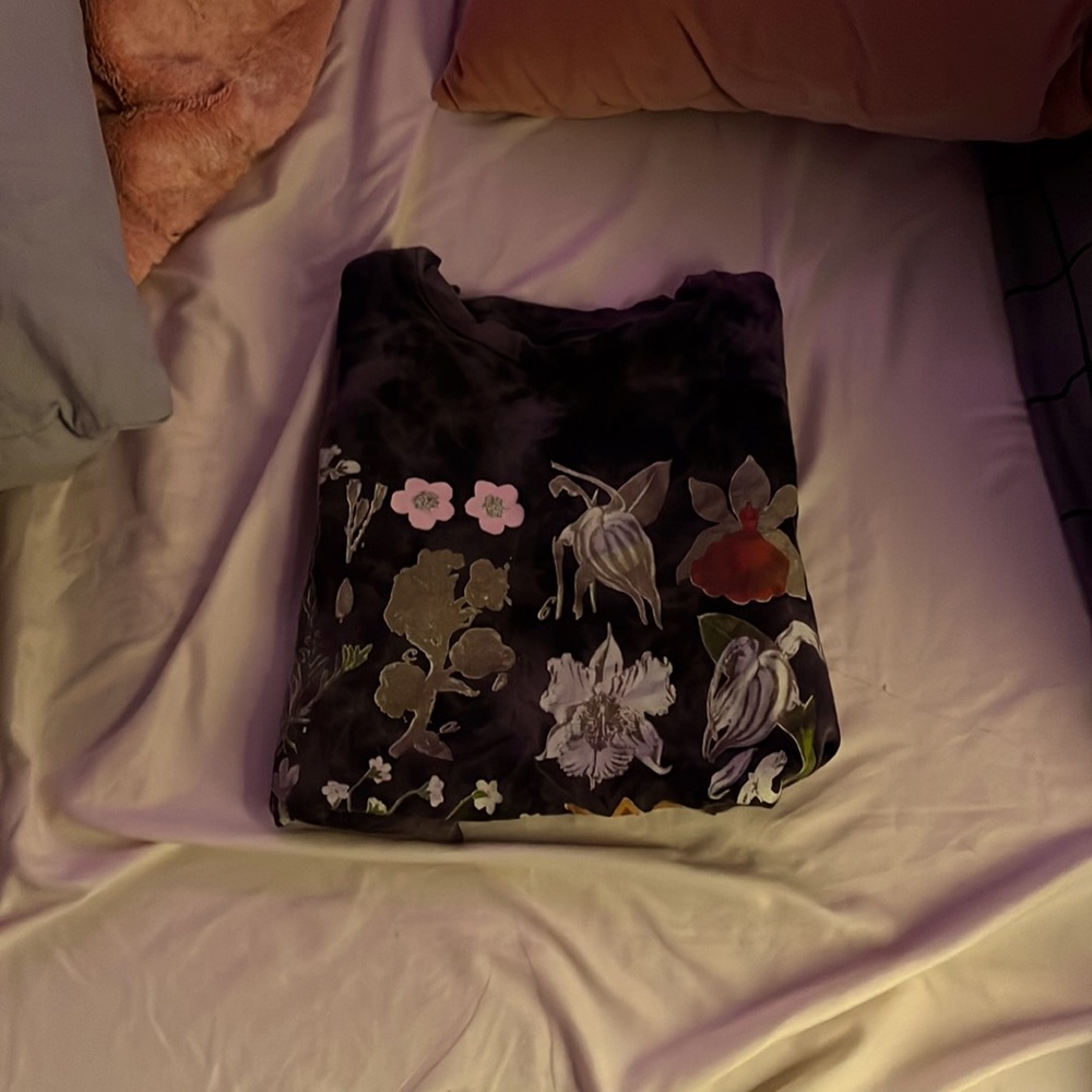 purple + black 🕊️ tie-dye 👾 flower tshirt